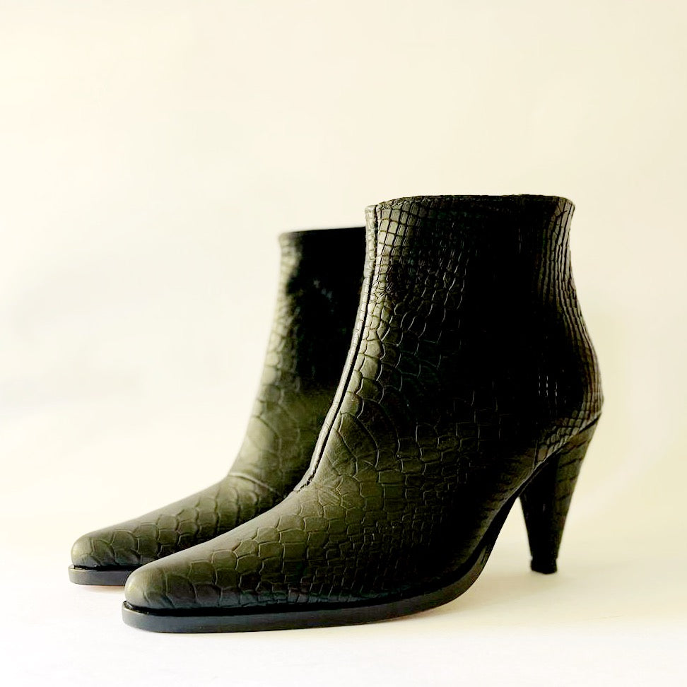 BOTIN NAOMI