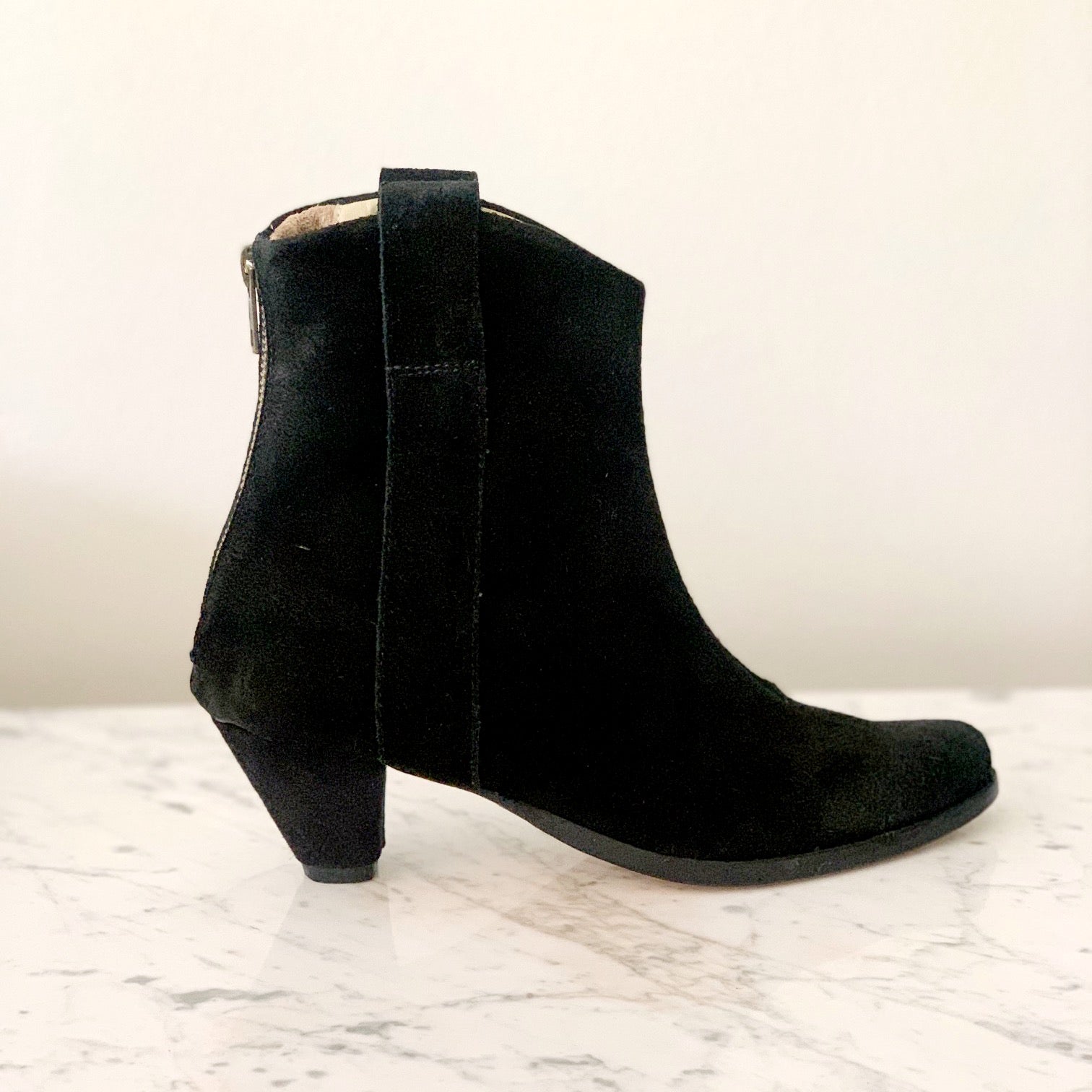 BOTIN IZAN NEGRO